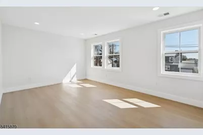 662 Summit Rd, Union Township, NJ 07083 - Photo 13