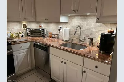 458 Cambridge Dr, Butler, NJ 07405 - Photo 5