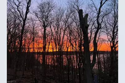 18 Hover Dr, Mount Arlington, NJ 07856 - Photo 3