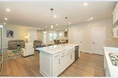 24 Willow Ln #24, Parsippany, NJ 07054 - Photo 9