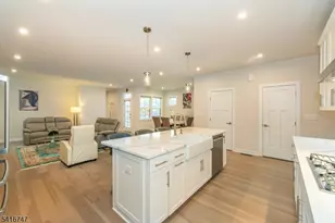 24 Willow Ln, Parsippany, NJ 07054 - Photo 9