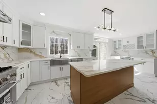 41 Musiker Ave, Randolph Township, NJ 07869 - Photo 11