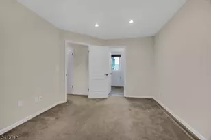 8 Village Park Ct, Scotch Plains Township, NJ 07076 - Photo 11