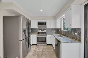 8 Village Park Ct, Scotch Plains Township, NJ 07076 - Photo 5