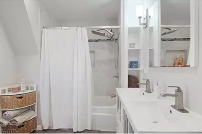 58 Essex Ave, Maplewood, NJ 07040 - Photo 17