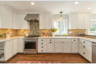 30 Wellesley Rd, Montclair, NJ 07043 - Photo 19