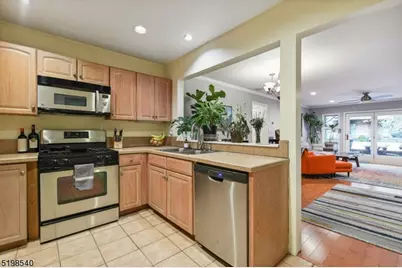 26 Mews Ln, South Orange, NJ 07079 - Photo 11