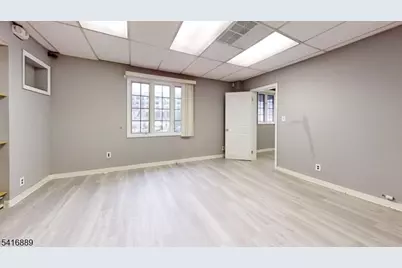 936 Stuyvesant Ave, Union Township, NJ 07083 - Photo 9