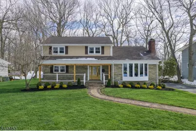 27 Hunterdon Blvd, Berkeley Heights Township, NJ 07974 - Photo 1