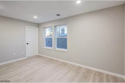 1081 18th Ave, Newark, NJ 07106 - Photo 17