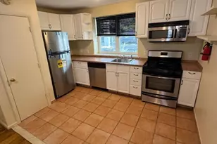 349 Gorge Rd, Cliffside Park, NJ 07010 - Photo 3