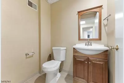 1307 Stuyvesant Ave, Union Township, NJ 07083 - Photo 13