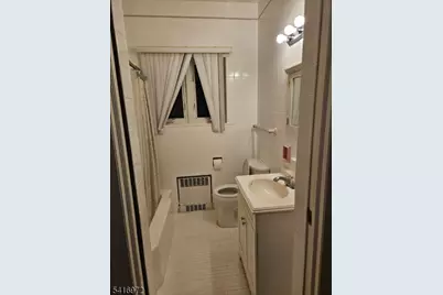 653 New York Ave, Lyndhurst Township, NJ 07071 - Photo 5