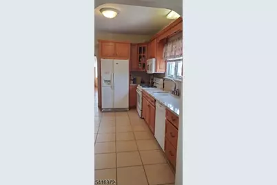 653 New York Ave, Lyndhurst Township, NJ 07071 - Photo 11