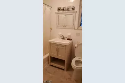 653 New York Ave, Lyndhurst Township, NJ 07071 - Photo 17