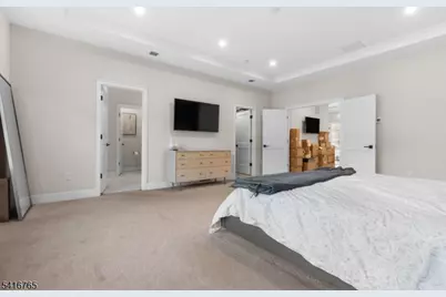 4 Aspen Dr, Cedar Grove, NJ 07009 - Photo 7