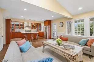 391 Up Mountain Ave, Montclair, NJ 07043 - Photo 15