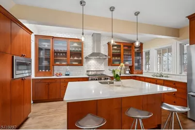 391 Up Mountain Avenue, Montclair, NJ 07043 - Photo 13