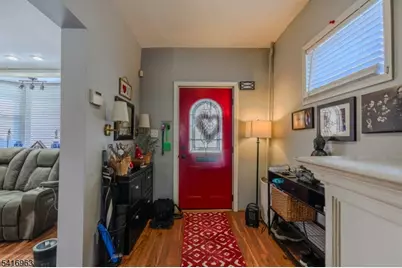 39 Hobart St, Ridgefield, NJ 07660 - Photo 3