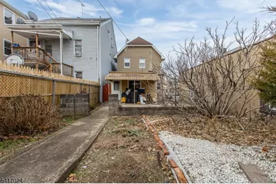1029 E 19th St, Paterson, NJ 07501 - Photo 5