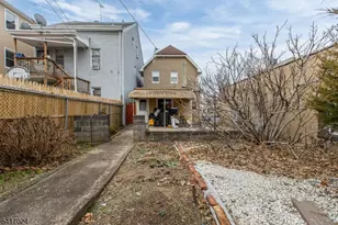 1029 E 19th St, Paterson, NJ 07501 - Photo 5