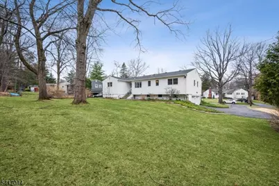 39 Gallinson Dr, Berkeley Heights Township, NJ 07974 - Photo 29