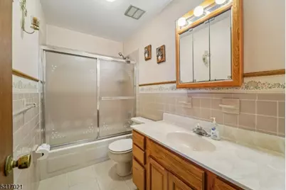 8 Nimbus Dr, Vernon Twp., NJ 07462 - Photo 13