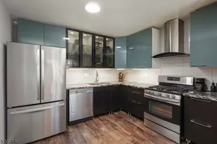 90 Farnham Square, Sayreville Boro, NJ 08859 - Photo 7