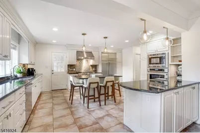 304 Forest Dr, Millburn, NJ 07078 - Photo 3