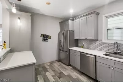 71 Knapp Ave, Clifton, NJ 07011 - Photo 5