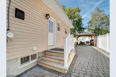 17 Thelma Ct, Woodbridge Township, NJ 07067 - Photo 7