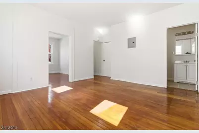 182 Norwood St, Newark, NJ 07106 - Photo 11