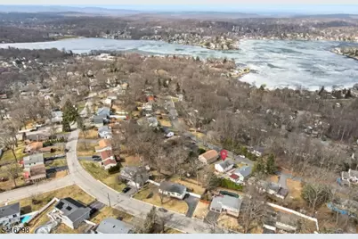 654 Succasunna Rd, Mount Arlington, NJ 07850 - Photo 39