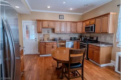 95 Beech St, East Orange, NJ 07018 - Photo 13