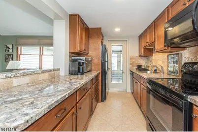 105 Bushwick Ln, Vernon, NJ 07422 - Photo 9