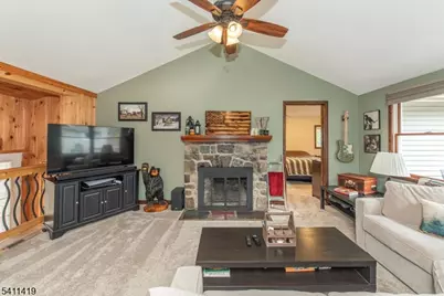 105 Bushwick Ln, Vernon, NJ 07422 - Photo 5