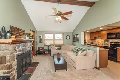 105 Bushwick Ln, Vernon, NJ 07422 - Photo 3