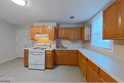 10 Fleming Ave, Newark, NJ 07105 - Photo 5