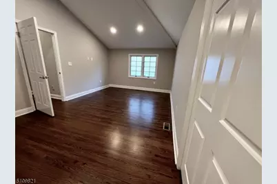 66 Stonegate Dr, Roseland, NJ 07068 - Photo 7