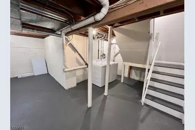 66 Stonegate Dr, Roseland, NJ 07068 - Photo 15