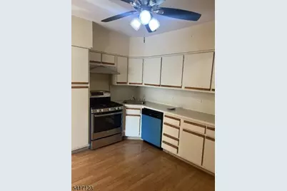 571 Avenue A #1, Bayonne, NJ 07002 - Photo 5