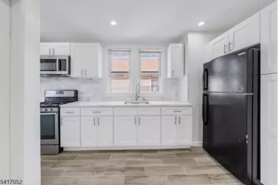 27 Monsignor Owens Pl #2, Nutley, NJ 07110 - Photo 9