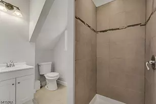 56 Pine St, Verona, NJ 07044 - Photo 7