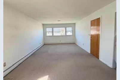 1017 Gifford Ct, Union Township, NJ 07083 - Photo 3