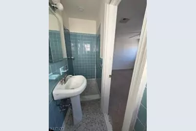 1017 Gifford Ct, Union Township, NJ 07083 - Photo 19