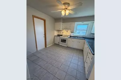 1017 Gifford Ct, Union Township, NJ 07083 - Photo 11