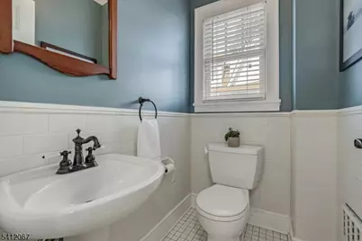 42 Carolin Rd, Montclair, NJ 07043 - Photo 17