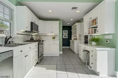 42 Carolin Rd, Montclair, NJ 07043 - Photo 9