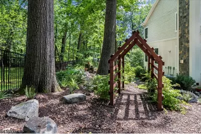 119 Stonebridge Rd, Montclair, NJ 07042 - Photo 35