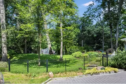 119 Stonebridge Rd, Montclair, NJ 07042 - Photo 37